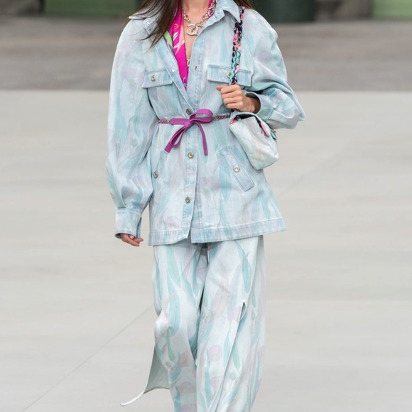 292. Chanel Resort 2020 Interlocking CC Logo Chain-Link Belt Necklace $1975 - Picture 10 of 10